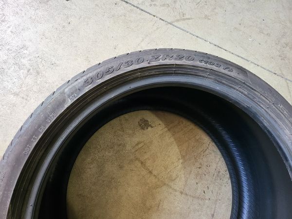 305/30/20 PIRELLI 2бр