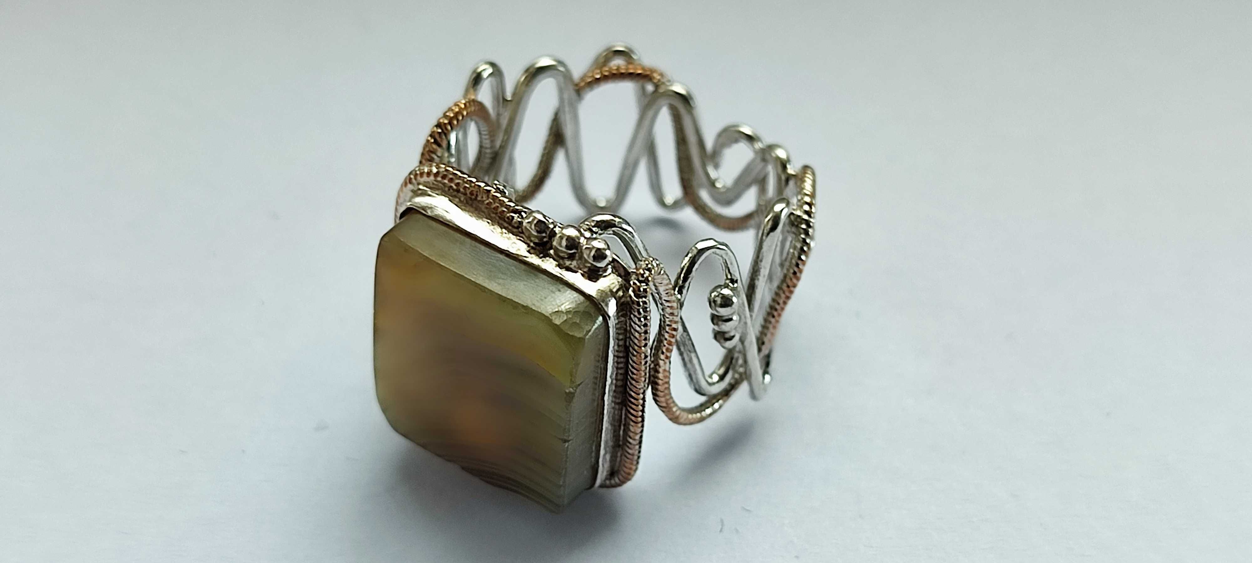 Необычное серебряное кольцо с натуральным камнем АГАТ