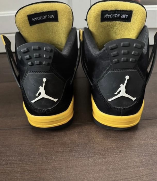 JORDAN 4 Yellow Thunder