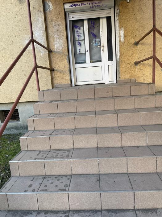 Închiriez apartament