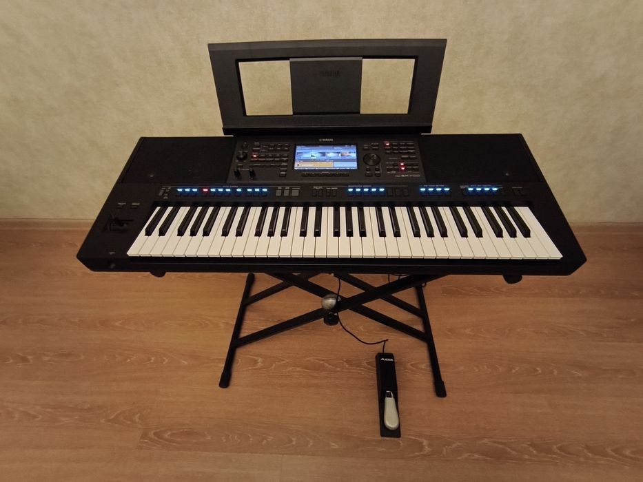 Синтезатор Yamaha PSR SX 700