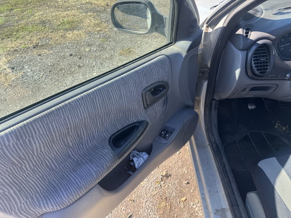 Рено меган 1.6 и на части