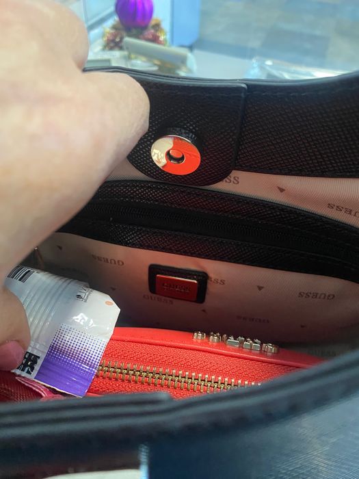 Чанта ,, Guess,,