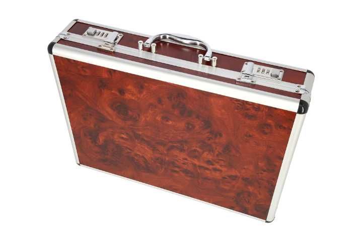 OFERTA ! Set tacamuri 12 persoane, 84 piese Grunberg cu diplomat