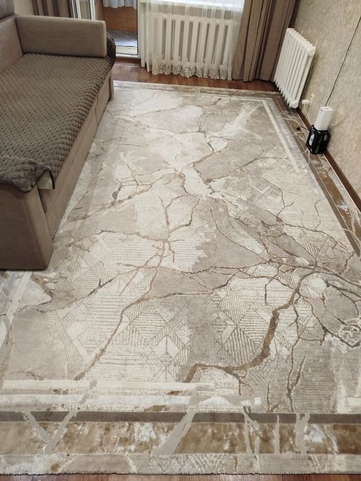 Продам ковер новый