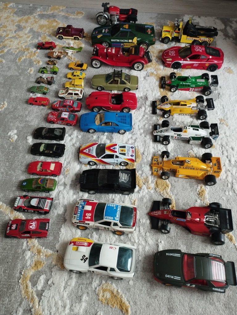 Machete  masini de colecție