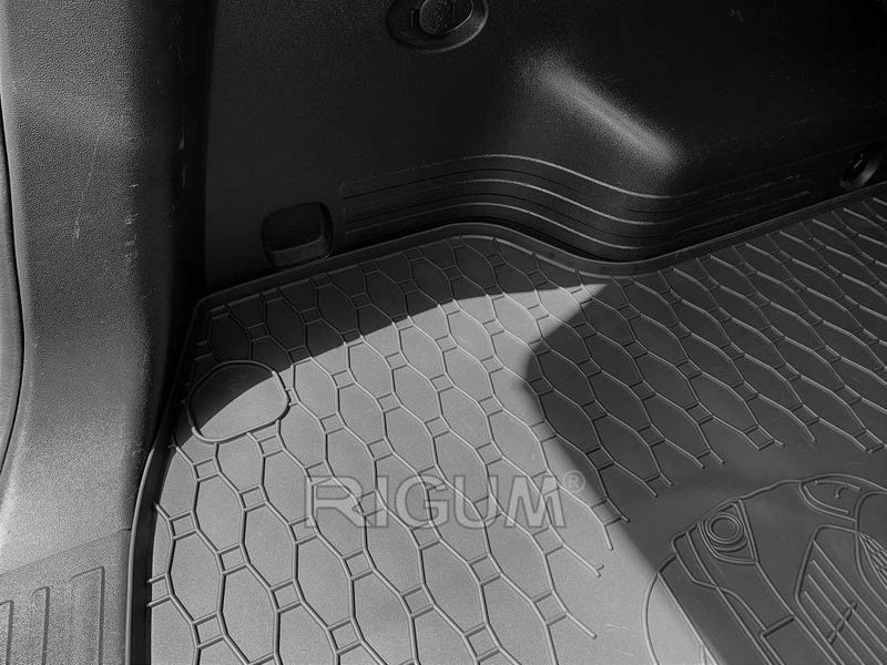 Гумени стелки + багажник HYUNDAI IX35 TUCSON KIA SPORTAGE 2010 до 2015