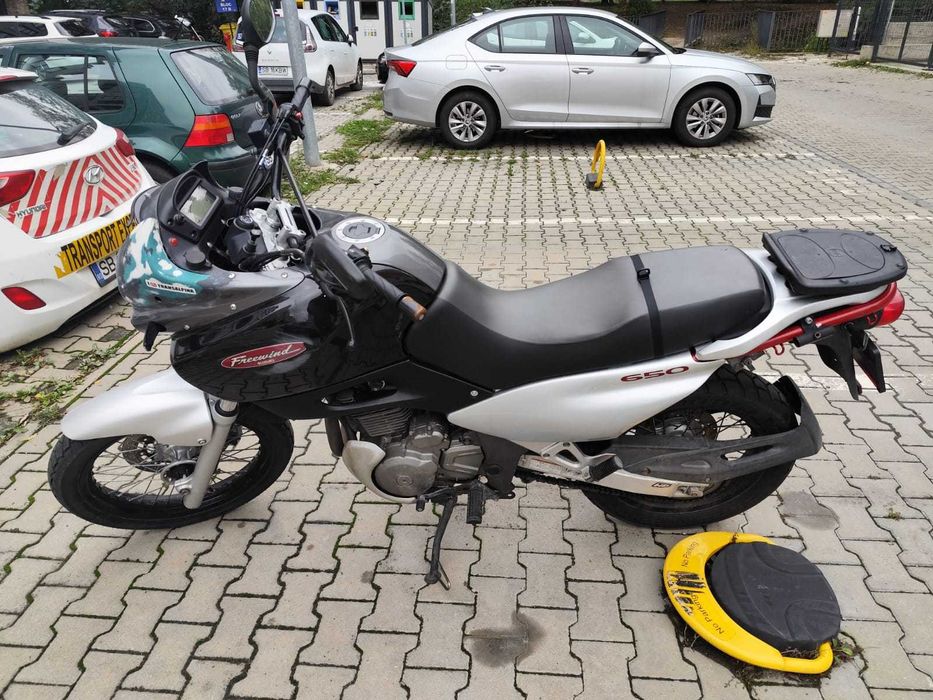 Moto Suzuki Freewind (A2)