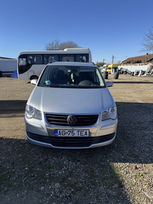 De vânzare Vw Touran-7 locuri,motor 1.9TDI-105 cai putere,an 2009.