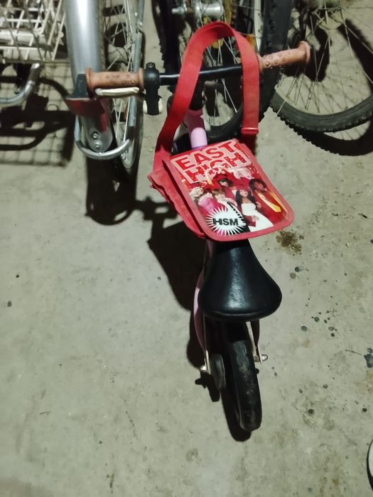 Vand bicicleta pentru fetițe