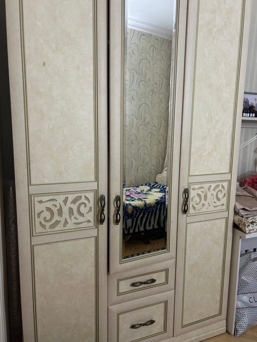 Спальний гарнитур