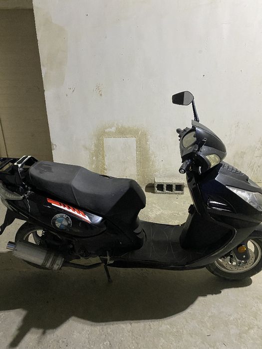 Skuter holati yaxshi sotiladi texpasport raqam bor