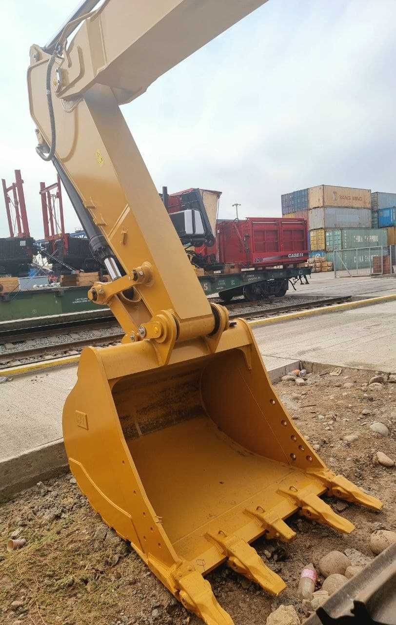 Zanjirli ekskavator CAT 330 GC