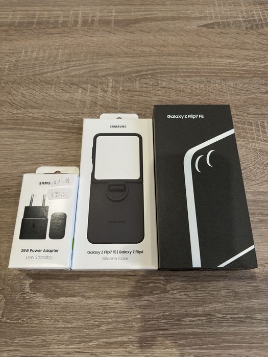 *ЧИСТО НОВ* Samsung Galaxy Z Flip7 FE