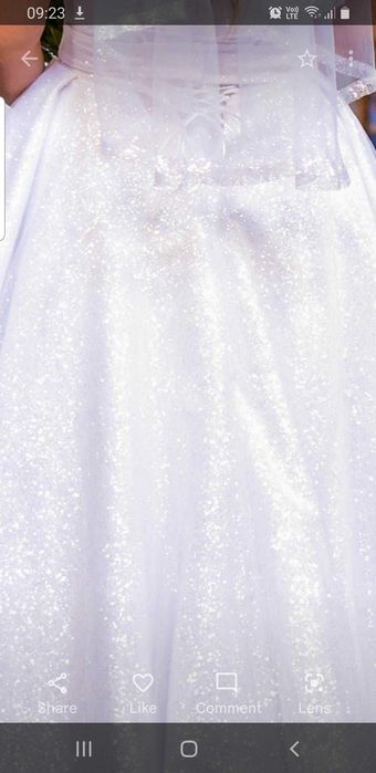 Vand rochie de mireasa marimea M ; L ( 40 ; 42 )