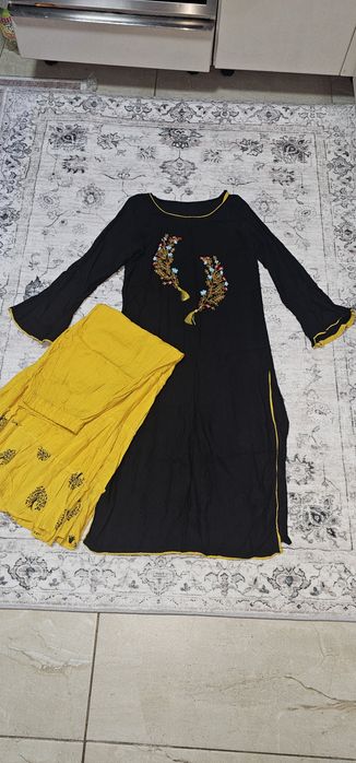 Haine indiene originale ne purtate