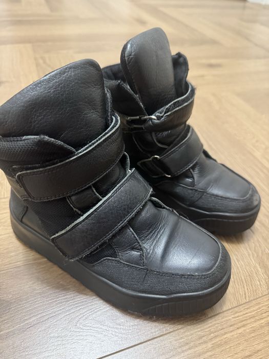 Продам зимнюю обувь на мальчика