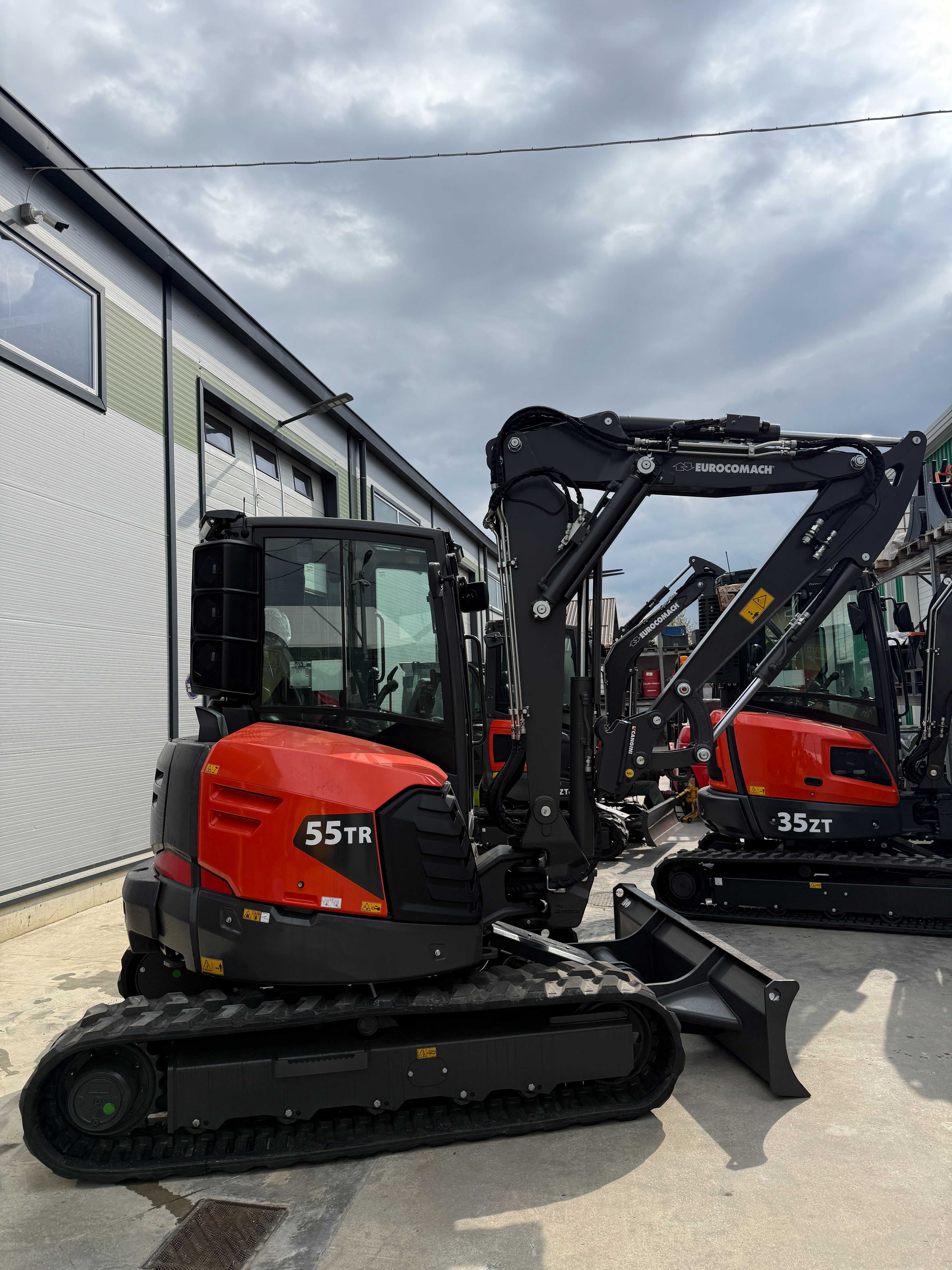 Mini Excavator NOU EUROCOMACH 55TR Italia 5,5t 5 ANI Garantie 3 Cupe