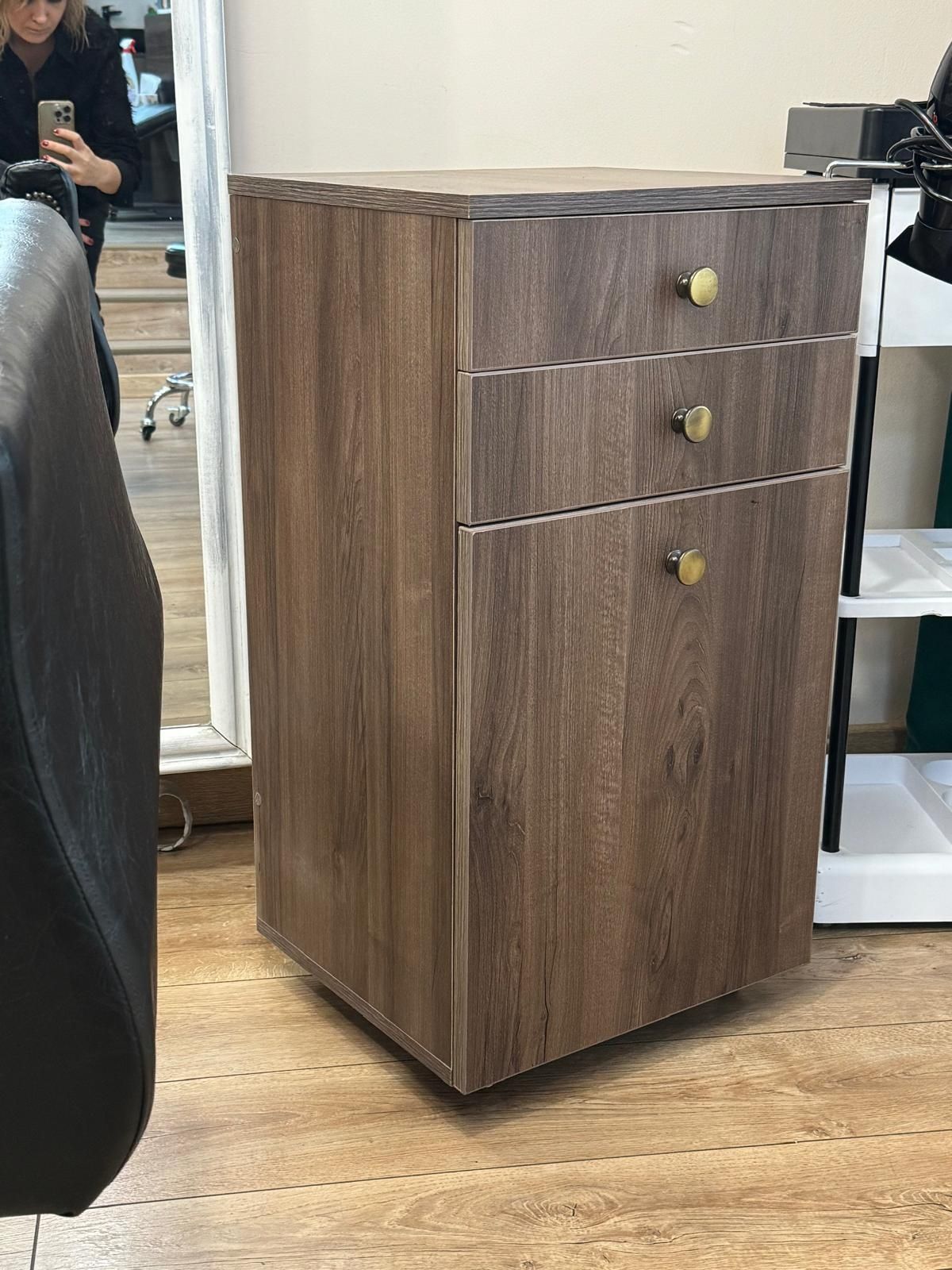 Ucenic / comoda ideal pentru salon