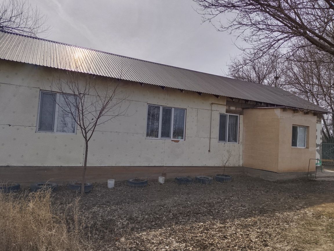 Продается дом в пригороде