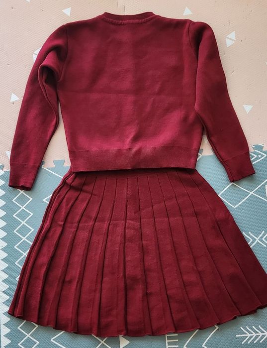 Set cardigan + fustă