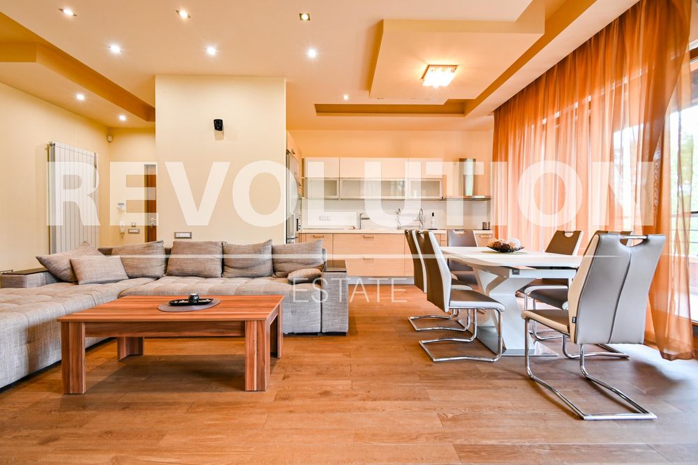 Дава се под наем Четиристаен апартамент в София, Витоша - 300 кв.м за 1900 € - Снимка #3