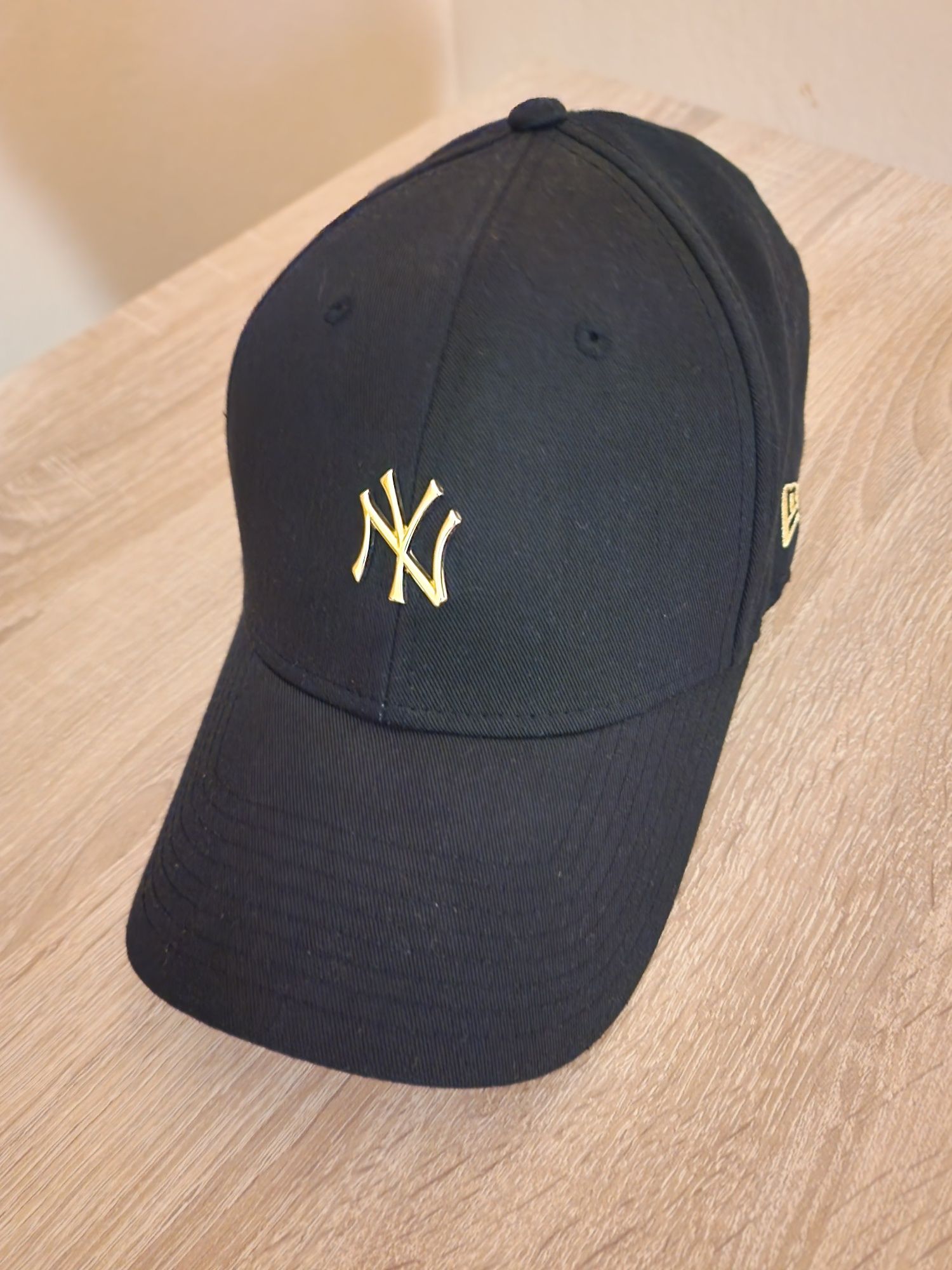 Шапка new era с козирка