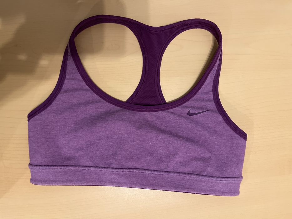 Спортно двустранно бюстие Nike размер XS/S