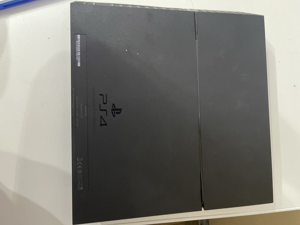 playstation ps 4 model CUH-1004A