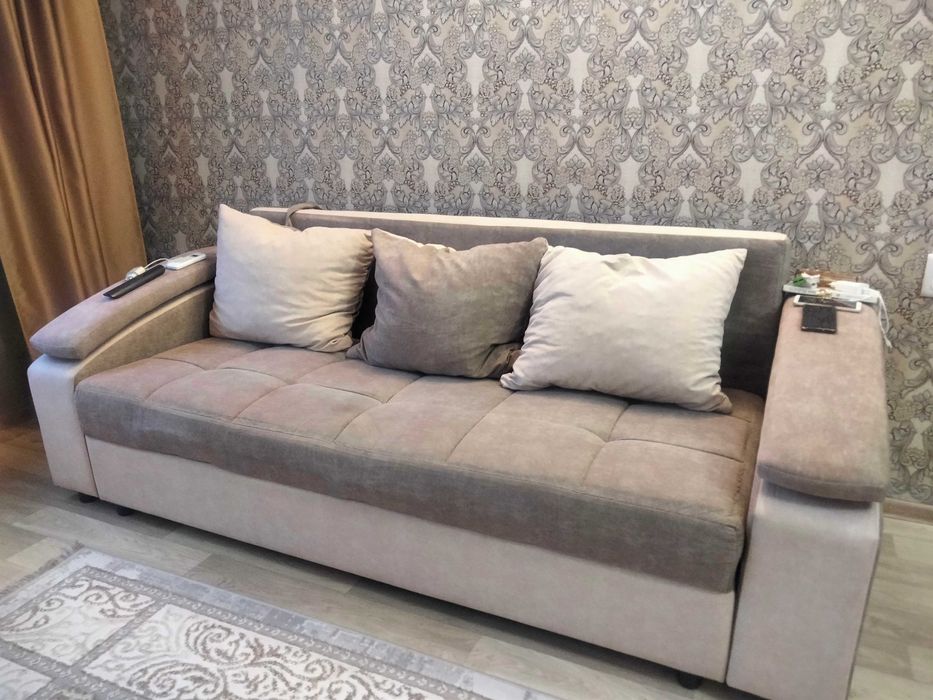 Продам диван , общ длина 230