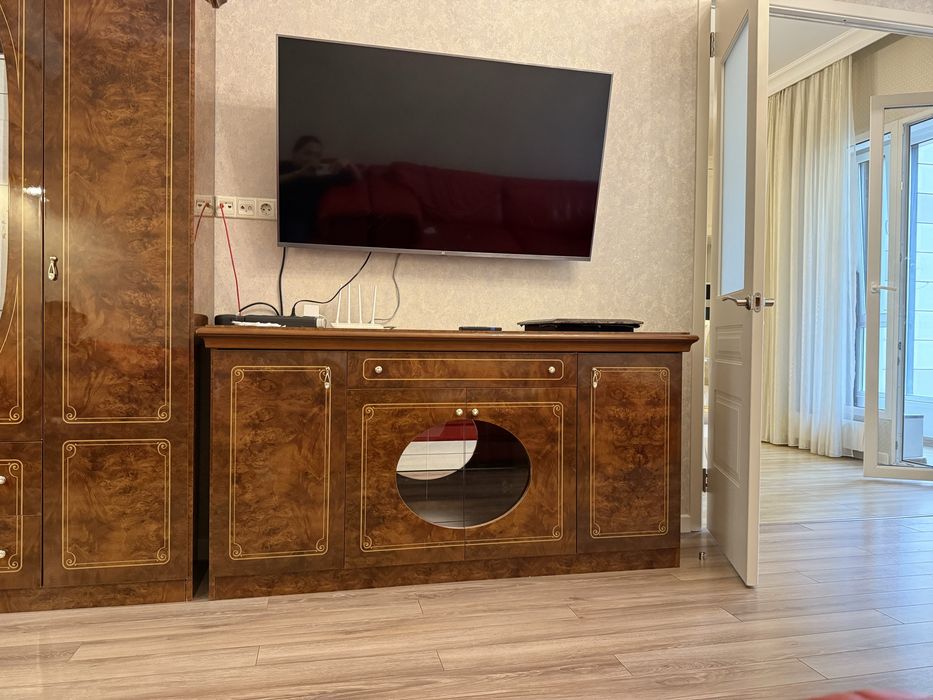 Шкаф и комод в гостиную