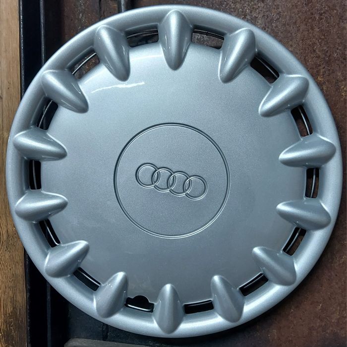 2 колпака Аudi оригинал