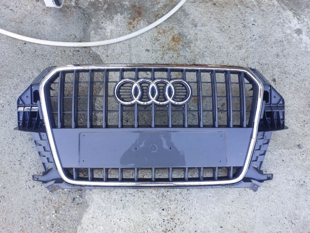 Решетка AUDI Q5 2008 - 2012