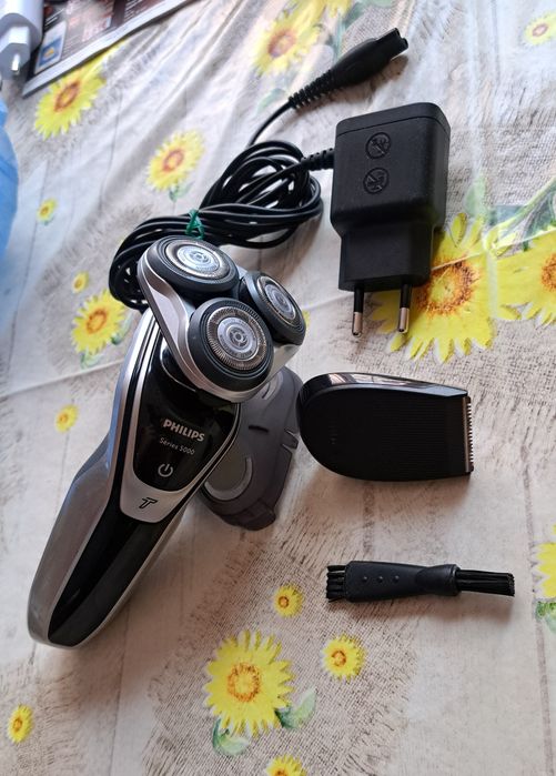 Нова Машинка за бръснене и подстригване Филипс, Philips series 5000