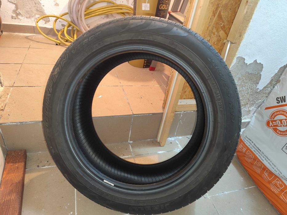 Pirelli SV 235/55/19
