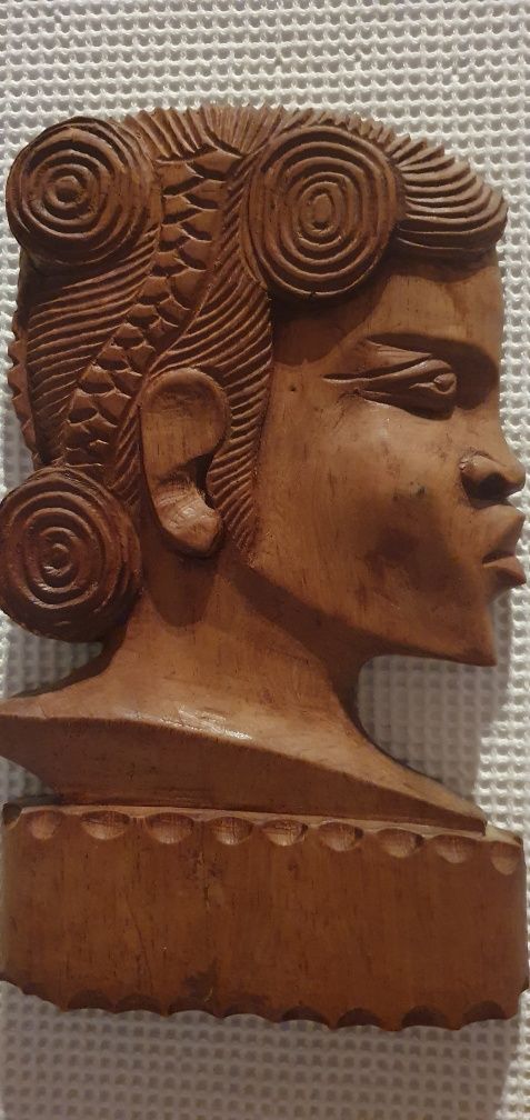 Sculptura in lemn cap de femeie