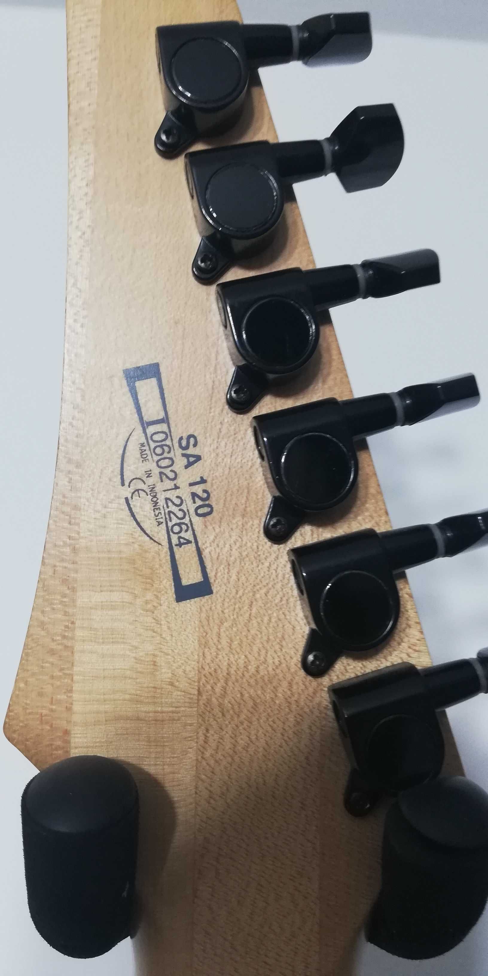 Chitara electrica Ibanez SA 120, doze EMG