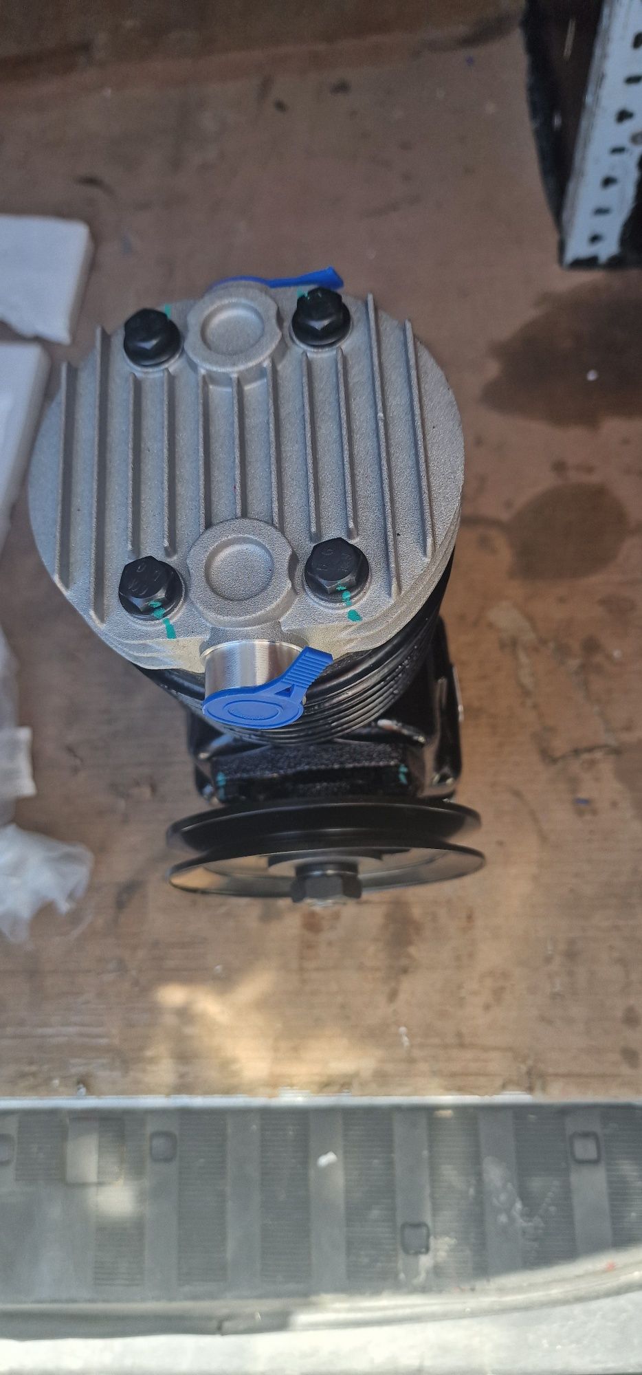 Compresor aer ttttttt u 650 preț 1250 lei cu tva nou se poate trimite