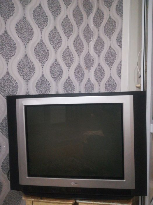 Продам телевизор LG 72 см.