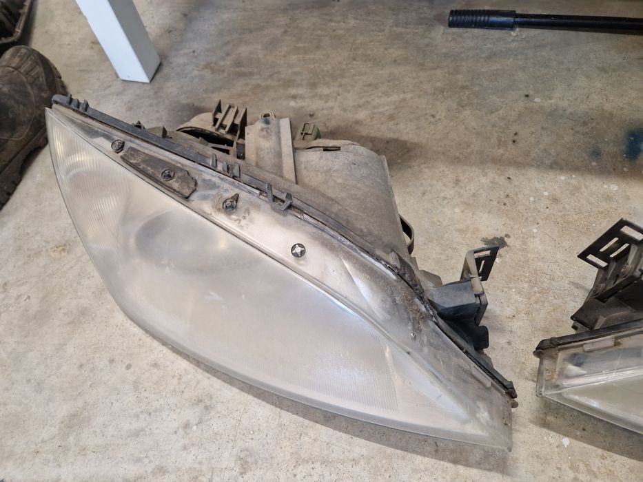 Faruri Ford Mk3 stanga si dreapta