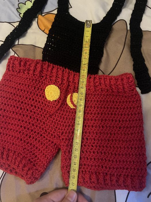 Costum crosetat mickey mouse