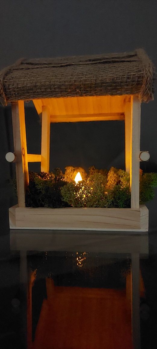 Къщичка със скандинавски мъх и лед чаена свещичка