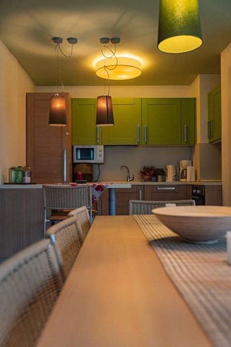 Дава се под наем Тристаен апартамент в София, Бояна - 130 кв.м за 999 € - Снимка #2