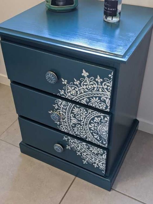 Recondiționare Mobilier Vechi și Pictură Artistica pe Mobilier