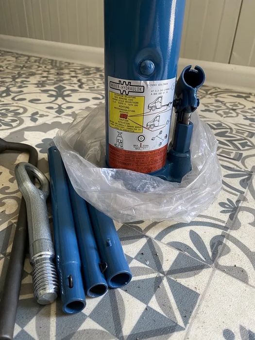 Резервна гума и крик