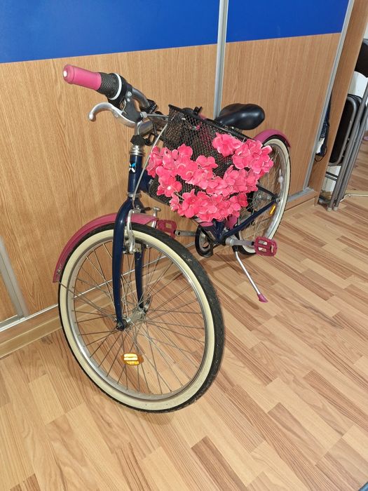 Bicicleta  B TWIN , roti 24" , stare perfecta. Preț 600 lei neg