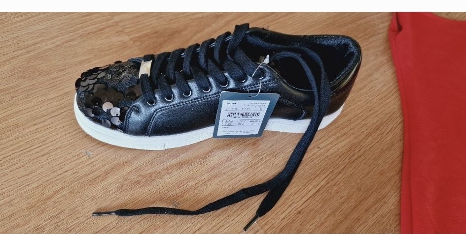 Рокля Зара и маратонки с пайети 38 номер