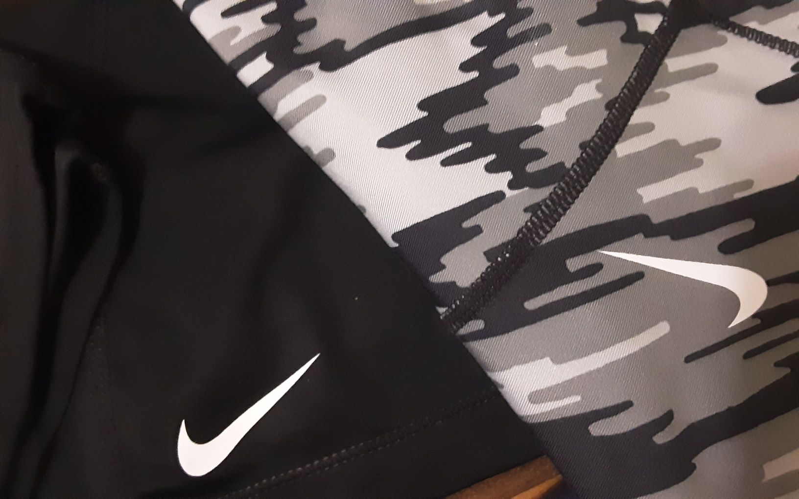 (S) NIKE PRO - NIKE оригинални клинове,потник, бюстие ,тениска