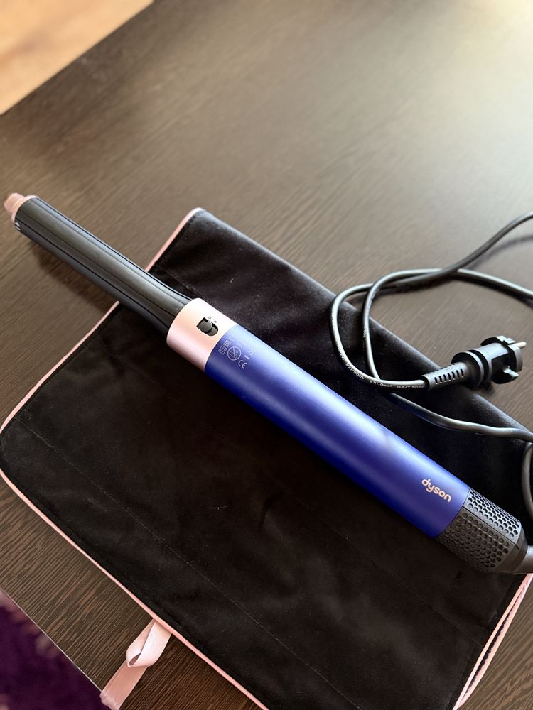 Фен Dyson новый хороший