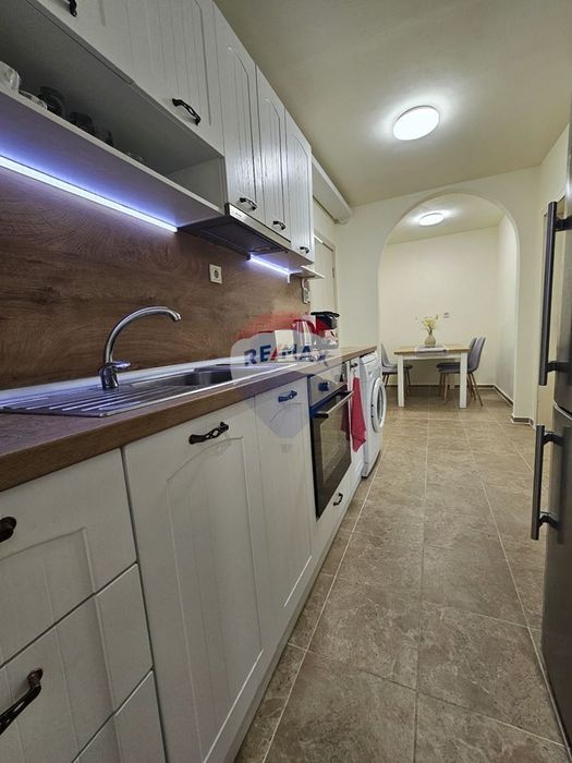 Дава се под наем Двустаен апартамент в Варна, м-т Акчелар - 56 кв.м за 408 € - Снимка #2